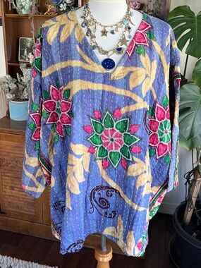 Wild Child Kantha Floral V-Neck Tunic Top Shirt OS NWOT